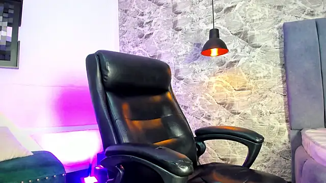 sofi wiliiams2 online show from April 2026 11:02:01 PM