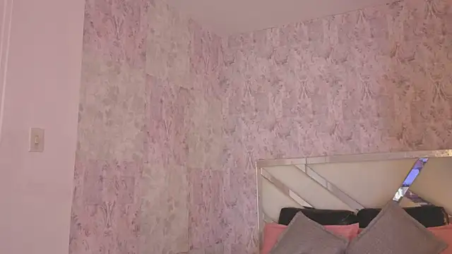 april summer  online show from April 2026 09:04:02 PM