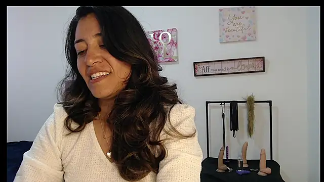 Snapshot of violeta_scott chatting on May 2026 12:57:01 PM violeta scott online show from May 2026 12:57:01 PM