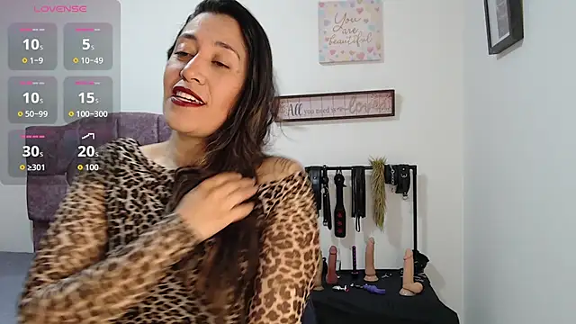 Snapshot of violeta_scott chatting on June 2026 05:14:01 PM violeta scott online show from June 2026 05:14:01 PM