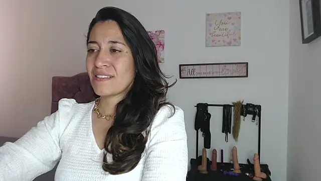 Snapshot of violeta_scott chatting on June 2026 02:30:02 PM violeta scott online show from June 2026 02:30:02 PM