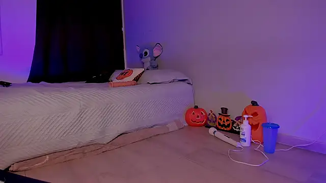 Snapshot of kristy_bennet chatting on October 2025 03:20:01 AM kristy bennet online show from October 2025 03:20:01 AM