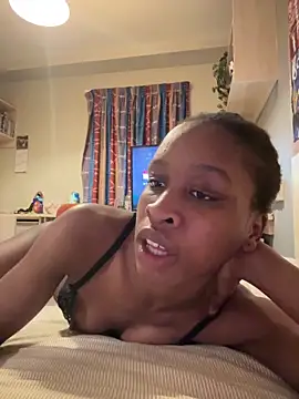 Halligirl online show from April 2026 07:18:02 PM