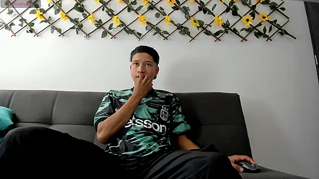 thiago bigcock 1 online show from March 2026 12:54:01 PM