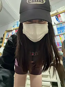 Snapshot of zhizhibaobei chatting on April 2026 01:32:01 AM zhizhibaobei online show from April 2026 01:32:01 AM
