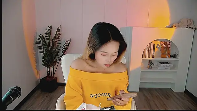 zhoulan-bb online show from April 2026 05:10:02 AM