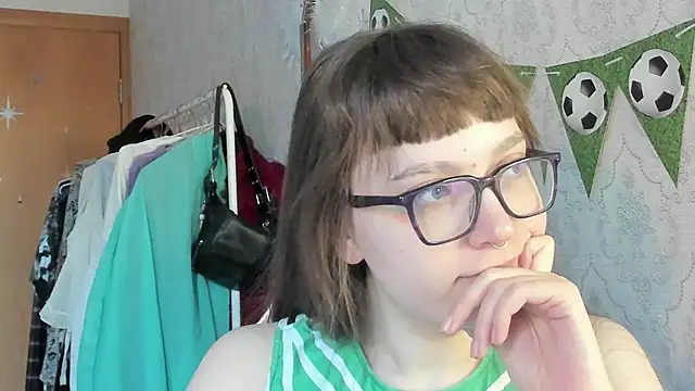 Snapshot of RileyNymph chatting on June 2026 04:13:02 AM RileyNymph online show from June 2026 04:13:02 AM