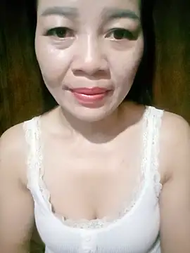 Snapshot of Yiyi102300 chatting on May 2026 09:55:01 PM Yiyi102300 online show from May 2026 09:55:01 PM