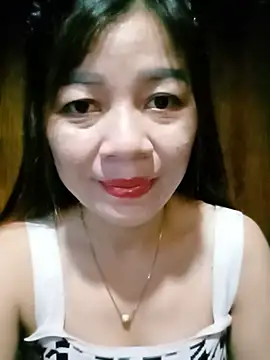 Snapshot of Yiyi102300 chatting on June 2026 01:24:02 PM Yiyi102300 online show from June 2026 01:24:02 PM