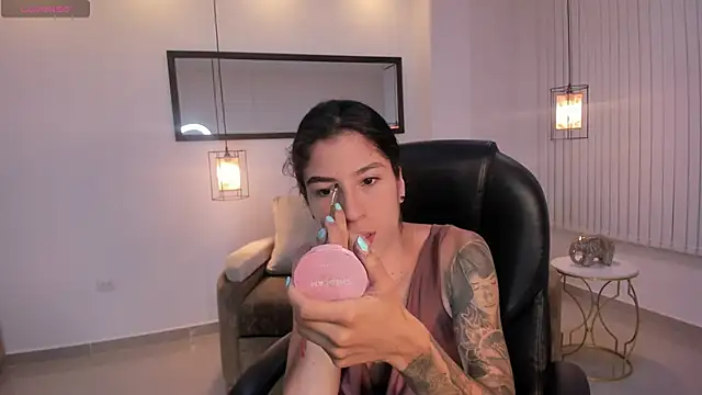 Snapshot of Ninna_Asppen_ chatting on April 2026 06:21:01 AM Ninna Asppen online show from April 2026 06:21:01 AM