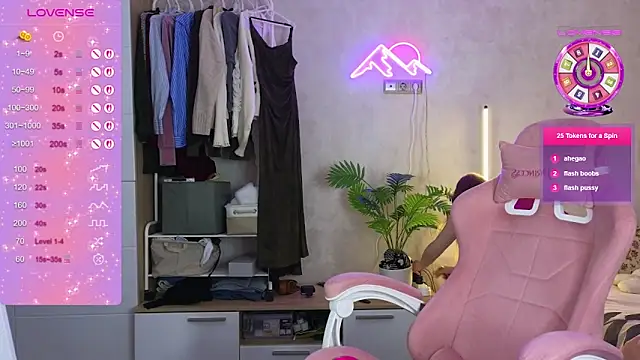 GoldenSunBunny online show from March 2026 02:05:02 AM