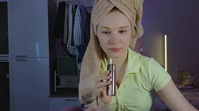 GoldenSunBunny online show from April 2026 06:16:02 AM