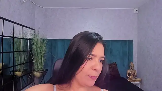 Emily-brown  online show from April 2026 07:27:02 PM