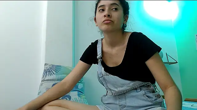 katywild20 online show from March 2026 04:00:01 PM