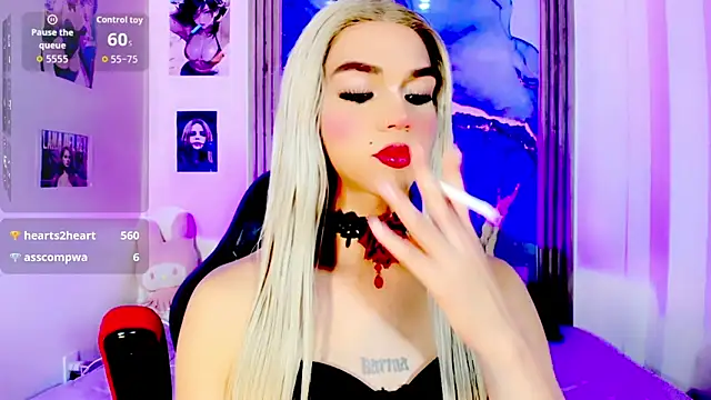 Snapshot of blonde_queen- chatting on May 2026 01:56:01 AM blonde queen- online show from May 2026 01:56:01 AM