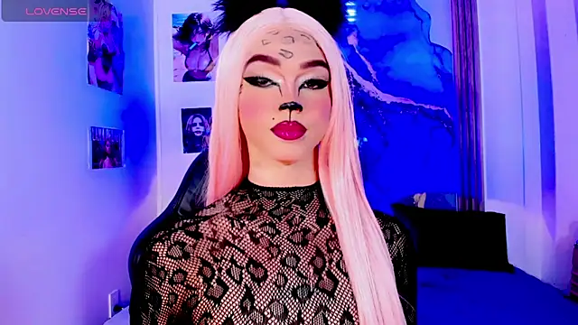 blonde queen- online show from June 2026 03:33:02 AM