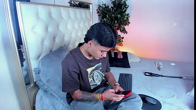 Snapshot of Liam_Dustin chatting on July 2026 07:49:01 PM Liam Dustin online show from July 2026 07:49:01 PM