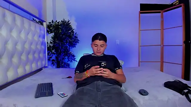 Snapshot of Liam_Dustin chatting on August 2026 08:52:02 PM Liam Dustin online show from August 2026 08:52:02 PM