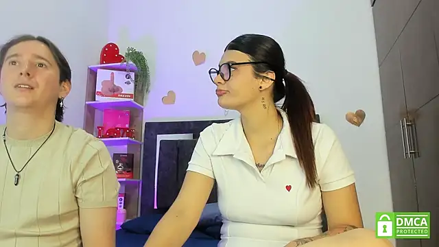 Snapshot of Mariana_and_Ronny chatting on July 2026 09:24:01 PM Mariana and Ronny online show from July 2026 09:24:01 PM