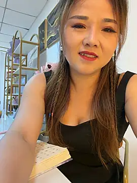Snapshot of Xiaoxiao-y chatting on June 2026 09:04:02 AM Xiaoxiao-y online show from June 2026 09:04:02 AM