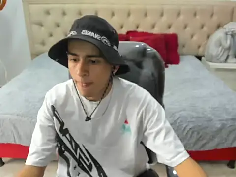 Cristoferr 10 online show from March 2026 06:03:02 PM