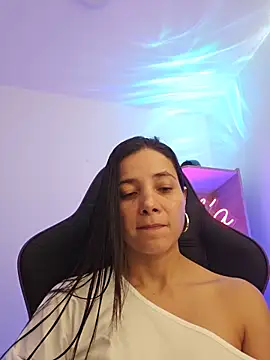 Snapshot of miaeyex chatting on May 2026 01:17:02 PM miaeyex online show from May 2026 01:17:02 PM