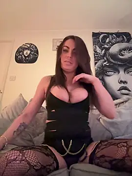 Snapshot of Eviehudson chatting on March 2026 11:27:02 PM Eviehudson online show from March 2026 11:27:02 PM