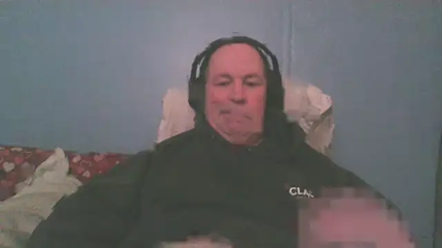 Snapshot of JayCuth chatting on March 2026 05:44:01 AM JayCuth online show from March 2026 05:44:01 AM