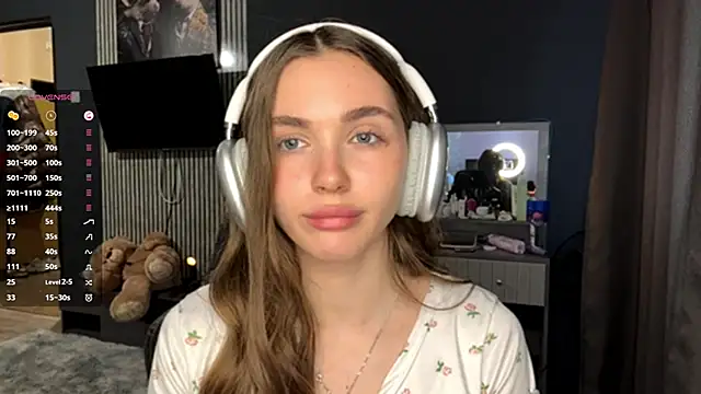 Veluxe online show from April 2026 03:05:01 PM