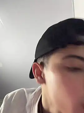 Snapshot of SebastianReed_ chatting on May 2026 10:29:02 PM SebastianReed online show from May 2026 10:29:02 PM