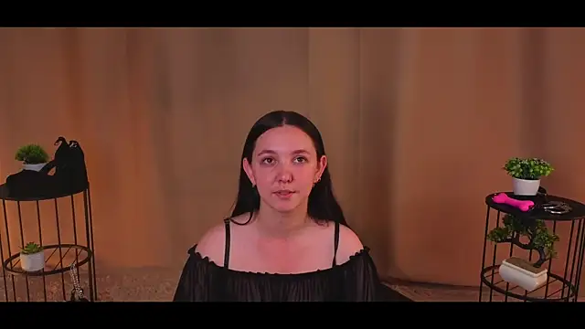 CindyBkitty online show from June 2026 04:33:02 PM