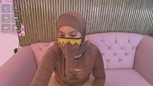 Aminaa Kaarim online show from April 2026 06:20:01 PM