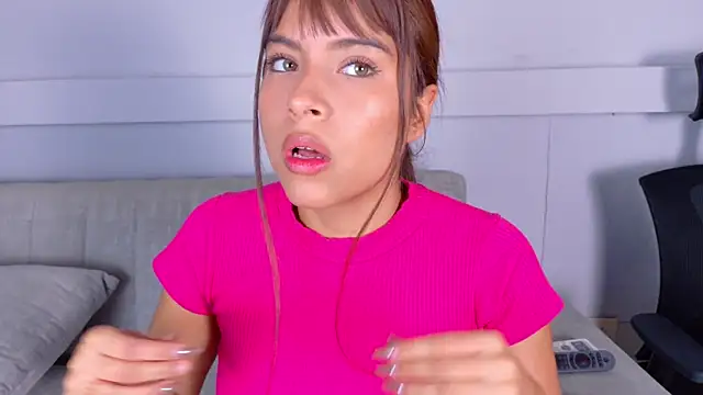 Snapshot of HelenaFoumier chatting on May 2026 02:11:02 PM HelenaFoumier online show from May 2026 02:11:02 PM