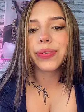 Snapshot of lunacandy_0 chatting on April 2026 04:24:01 PM lunacandy 0 online show from April 2026 04:24:01 PM
