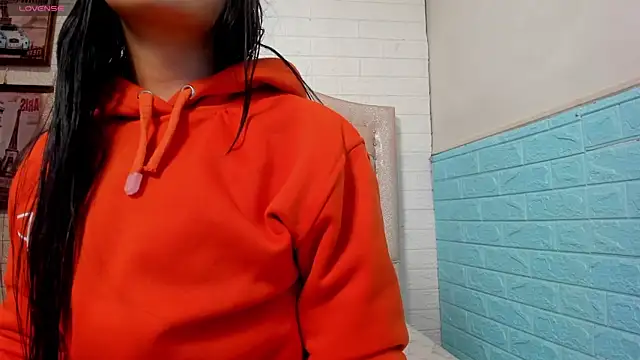 LITTLE-NESSA online show from May 2026 12:34:02 PM