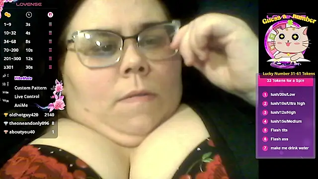 Snapshot of bigtitsrus999 chatting on March 2026 08:07:01 AM bigtitsrus999 online show from March 2026 08:07:01 AM