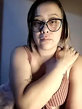 Snapshot of lua-bfly chatting on June 2026 12:16:02 AM lua-bfly online show from June 2026 12:16:02 AM
