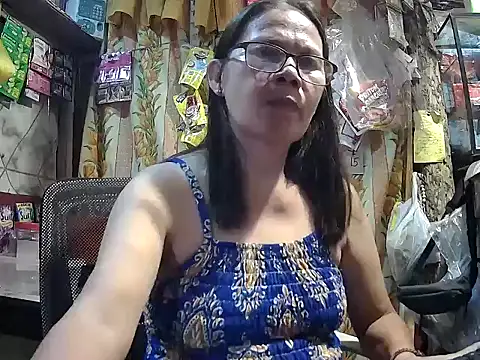 Snapshot of mommylicious_23 chatting on July 2026 10:40:01 AM mommylicious 23 online show from July 2026 10:40:01 AM