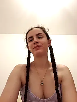 Snapshot of starlight_mo chatting on June 2026 03:01:02 PM starlight mo online show from June 2026 03:01:02 PM