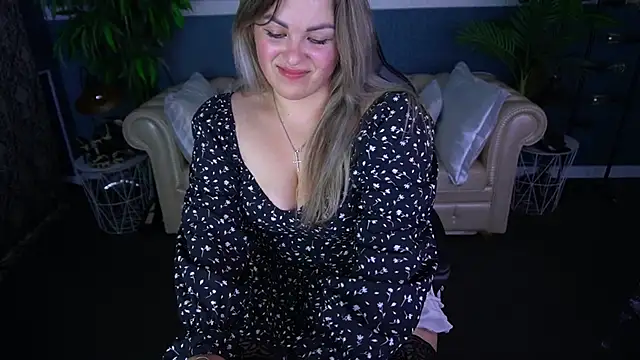 Snapshot of AlissyaGrayy chatting on June 2026 03:36:01 AM AlissyaGrayy online show from June 2026 03:36:01 AM