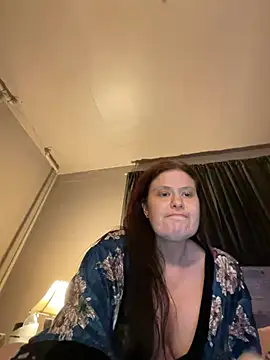 JulieetteLatte online show from May 2026 12:50:01 AM
