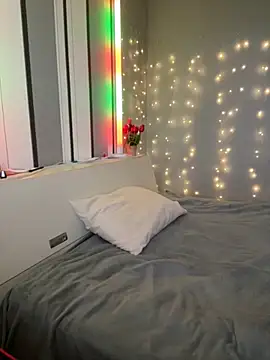 Taya lips online show from March 2026 07:02:02 AM