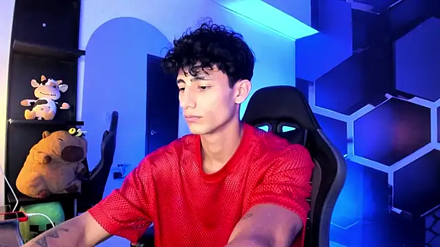 Snapshot of MaxiimoRomano_ chatting on July 2026 07:18:01 PM MaxiimoRomano online show from July 2026 07:18:01 PM