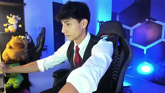 Snapshot of MaxiimoRomano_ chatting on July 2026 07:05:01 PM MaxiimoRomano online show from July 2026 07:05:01 PM