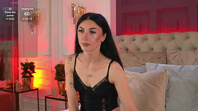 Snapshot of EllieJules chatting on June 2026 03:51:02 AM EllieJules online show from June 2026 03:51:02 AM