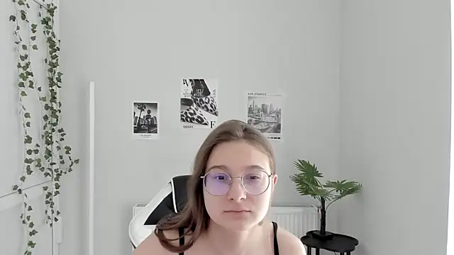 Snapshot of Mia_kristal chatting on June 2026 08:06:02 AM Mia kristal online show from June 2026 08:06:02 AM