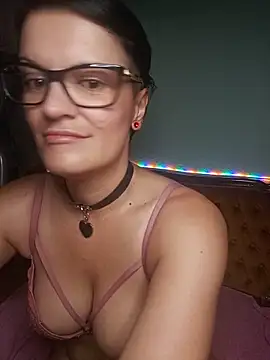 Snapshot of Evamilfhungary chatting on June 2026 08:22:02 PM Evamilfhungary online show from June 2026 08:22:02 PM