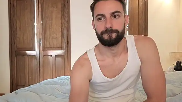 AmicisegretiITA online show from May 2026 12:21:01 PM