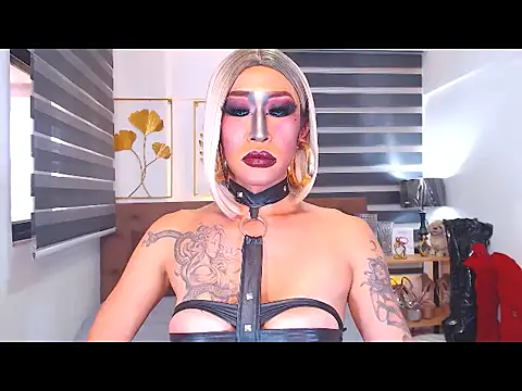 Snapshot of DominateMistressTania chatting on May 2026 02:08:02 AM DominateMistressTania online show from May 2026 02:08:02 AM