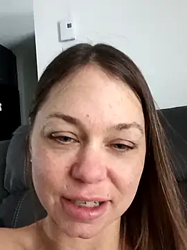 Snapshot of Couple_qc chatting on March 2026 04:10:01 PM Couple qc online show from March 2026 04:10:01 PM